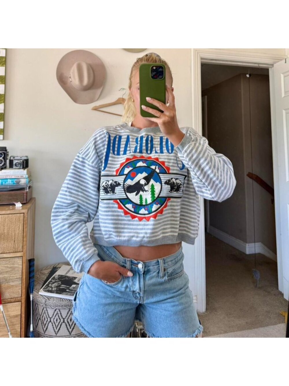 HEARTLAND GREY STRIPED COLORADO CROPPED SWEATER MEDIUM
